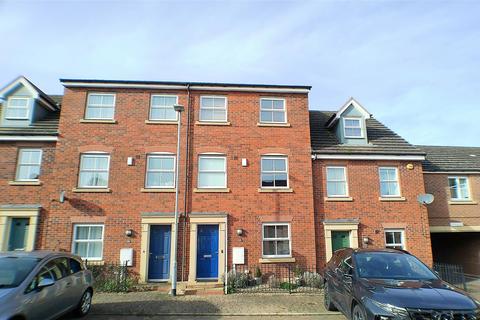 4 bedroom townhouse for sale, Cherwell Gardens, Bingham, Nottingham