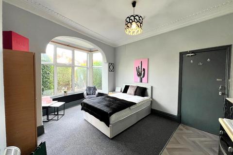 undefined, Hollyshaw Lane, Leeds