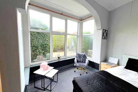 undefined, Hollyshaw Lane, Leeds