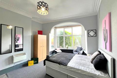 undefined, Hollyshaw Lane, Leeds