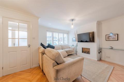 4 bedroom semi-detached house for sale, Newton Avenue, Tonbridge
