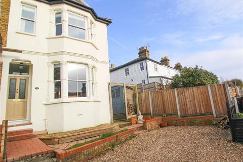 undefined, Hillside Road, Leigh-On-Sea, United Kingdom, SS9