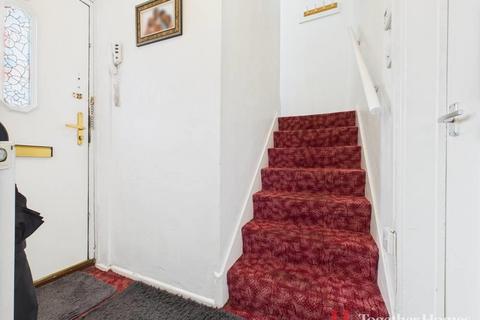 2 bedroom flat for sale, Chelmer Crescent, Barking