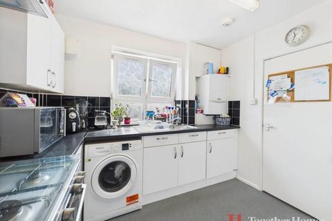 2 bedroom flat for sale, Chelmer Crescent, Barking