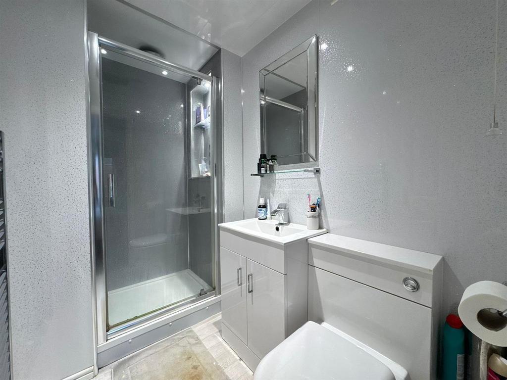 Master ensuite (1).jpeg