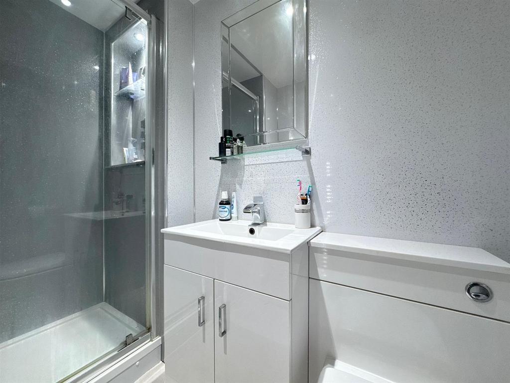 Master ensuite (2).jpeg