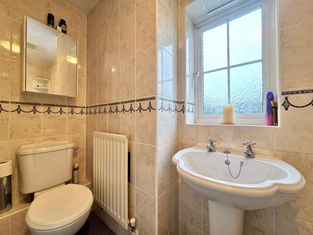Family bathroom (2).jpeg