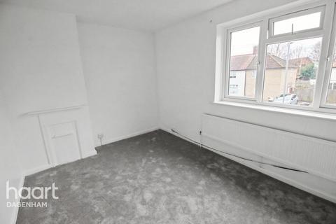 3 bedroom terraced house to rent, Northfield Road, DAGENHAM
