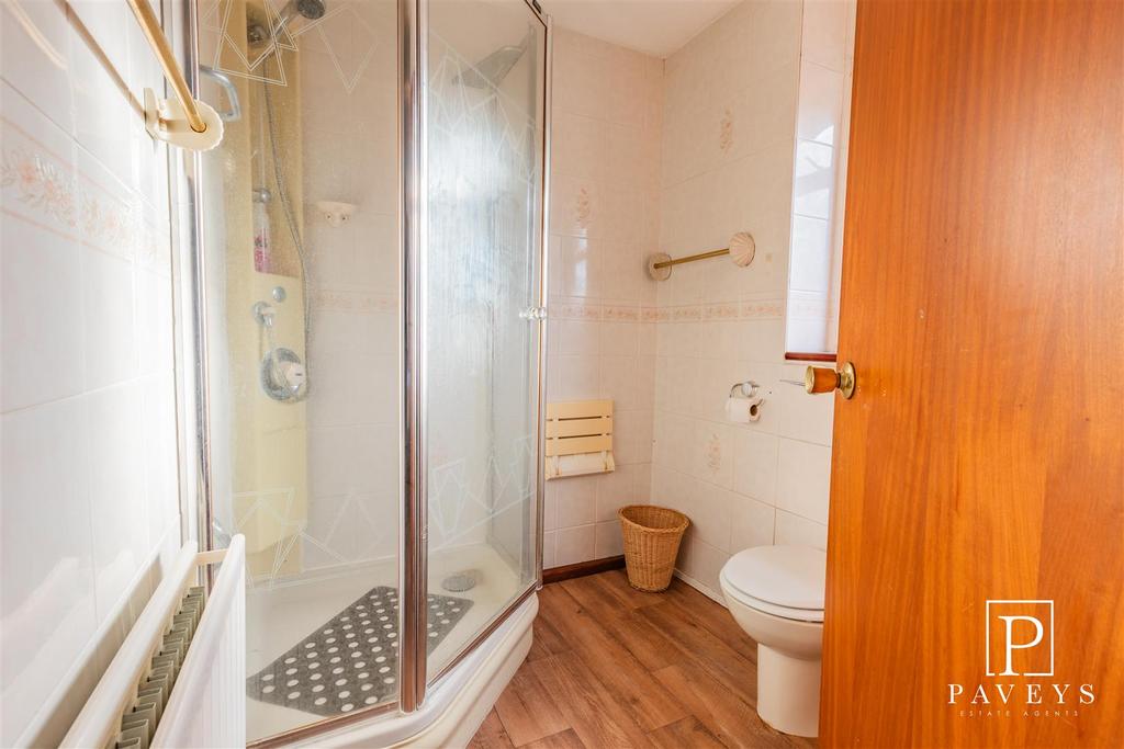 Ensuite shower room