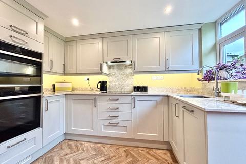 3 bedroom semi-detached house for sale, Pennine Road, Woodley