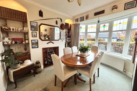 3 bedroom semi-detached house for sale, Pennine Road, Woodley