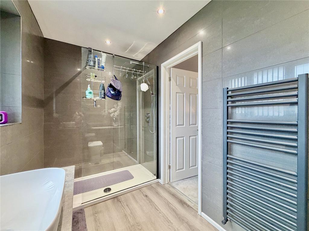 Master En-Suite