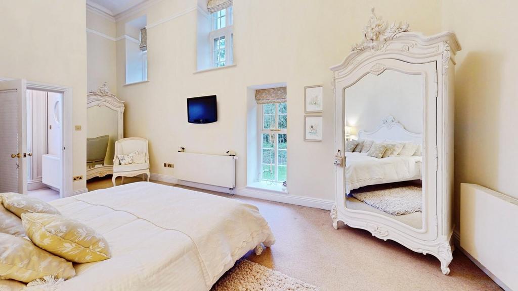 Fa8502bd-The-Library-Bedroom 205.jpg