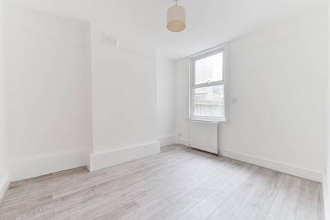1 bedroom flat to rent, Queen Mary Road, Upper Norwood, London, SE19