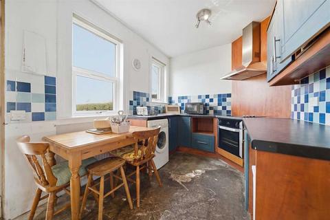 undefined, Rosyth, Rosyth KY11