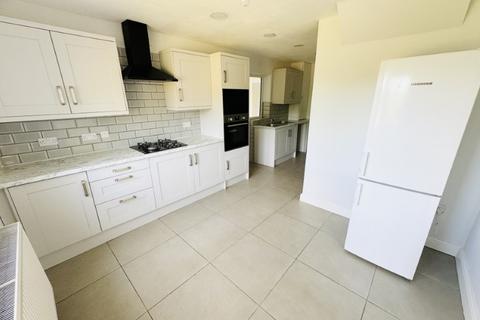 3 bedroom semi-detached house to rent, Chessetts Grove, Birmingham B13