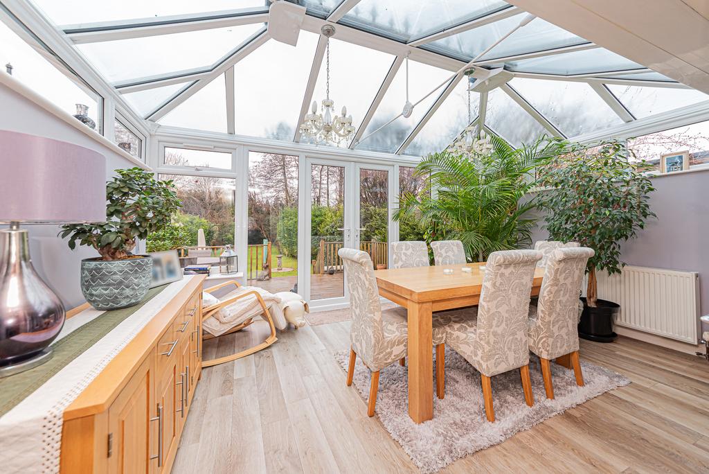 Conservatory/Dining Room