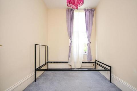 2 bedroom flat to rent, Algernon Road, Lewisham, SE13