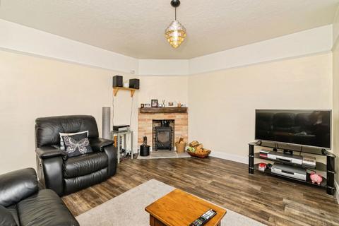 3 bedroom end of terrace house for sale, St. Margarets Road, Lowestoft NR32