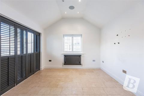 3 bedroom terraced house for sale, Church End Lane, Runwell, Wickford, Essex, SS11