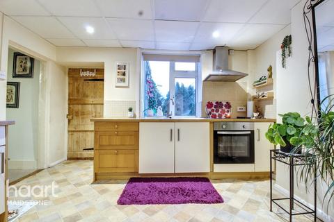2 bedroom cottage to rent, Gallants Lane, Maidstone