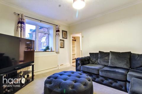 2 bedroom cottage to rent, Gallants Lane, Maidstone