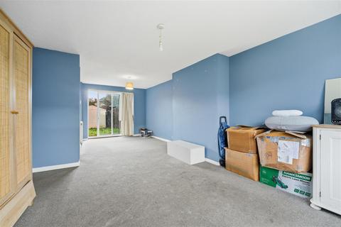 undefined, Mill Close, Middlesex UB7