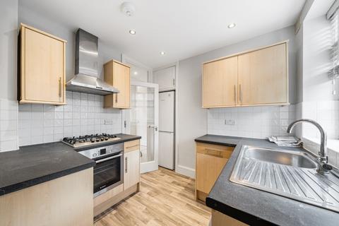 3 bedroom flat for sale, Grove Crescent, Kingston Upon Thames, Surrey, KT1