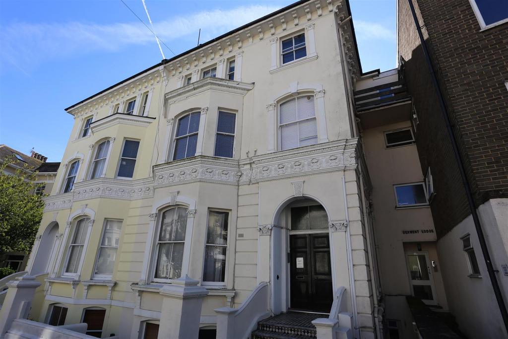 2, 101 Buckingham Road External.JPG