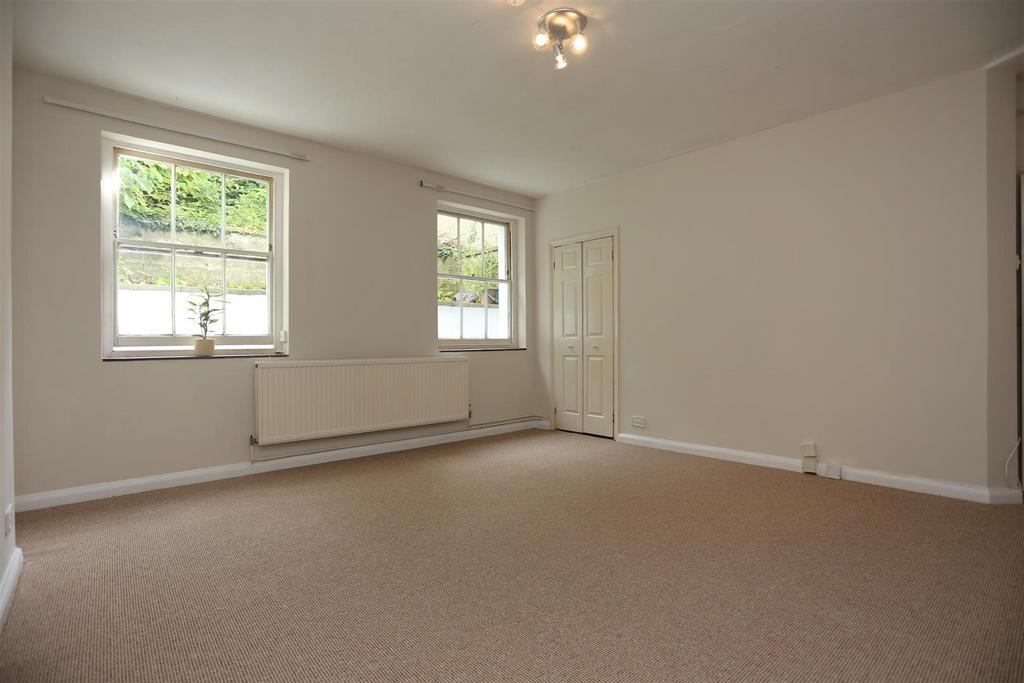 2, 101 Buckingham Road (3).JPG