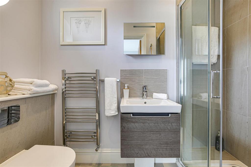 14 Shower Room.jpg