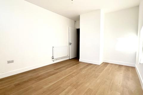 1 bedroom flat to rent, Stuart Crescent, Wood Green, N22