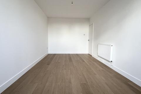 1 bedroom flat to rent, Stuart Crescent, Wood Green, N22