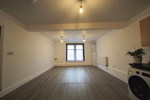 2 bedroom flat to rent, Pretoria Avenue, Walthamstow E17
