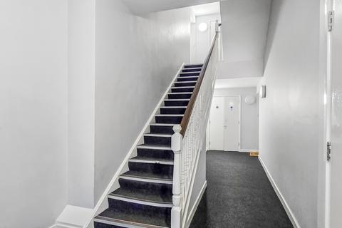 2 bedroom apartment for sale, Gareth Drive, Edmonton, London, N9