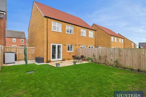 3 bedroom semi-detached house for sale, Green Meadows Drive, Filey