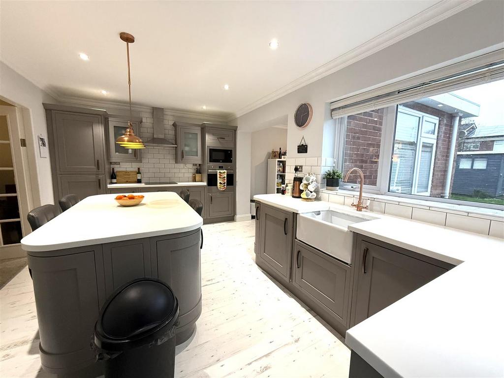 27 bracken way kit.jpeg