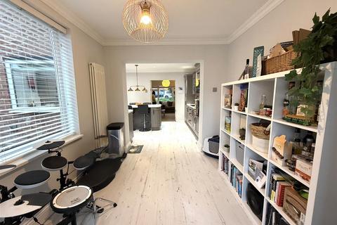 3 bedroom semi-detached house for sale, Bracken Way, Rugeley