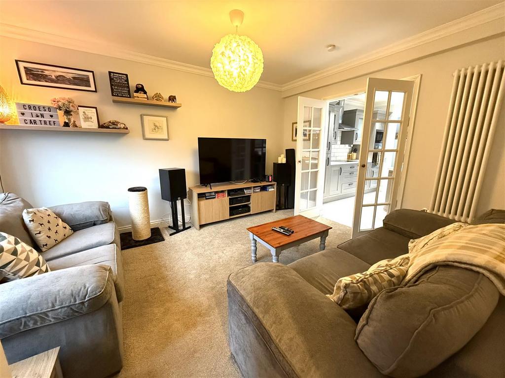 27 bracken way lounge.jpeg