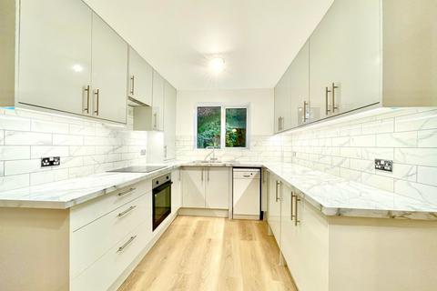undefined, Chartwell Drive, Farnborough Village, BR6