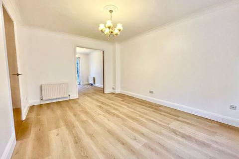 undefined, Chartwell Drive, Farnborough Village, BR6