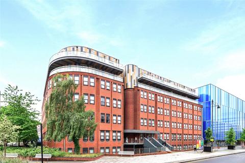 2 bedroom apartment to rent, Mercury Gardens, Romford RM1