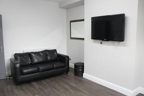 5 bedroom flat to rent, Kirkstall Lane, Leeds LS6