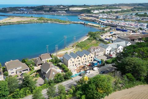 4 bedroom semi-detached house for sale, Overlooking Carnsew Pool, Hayle, Cornwall
