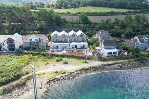 4 bedroom semi-detached house for sale, Overlooking Carnsew Pool, Hayle, Cornwall