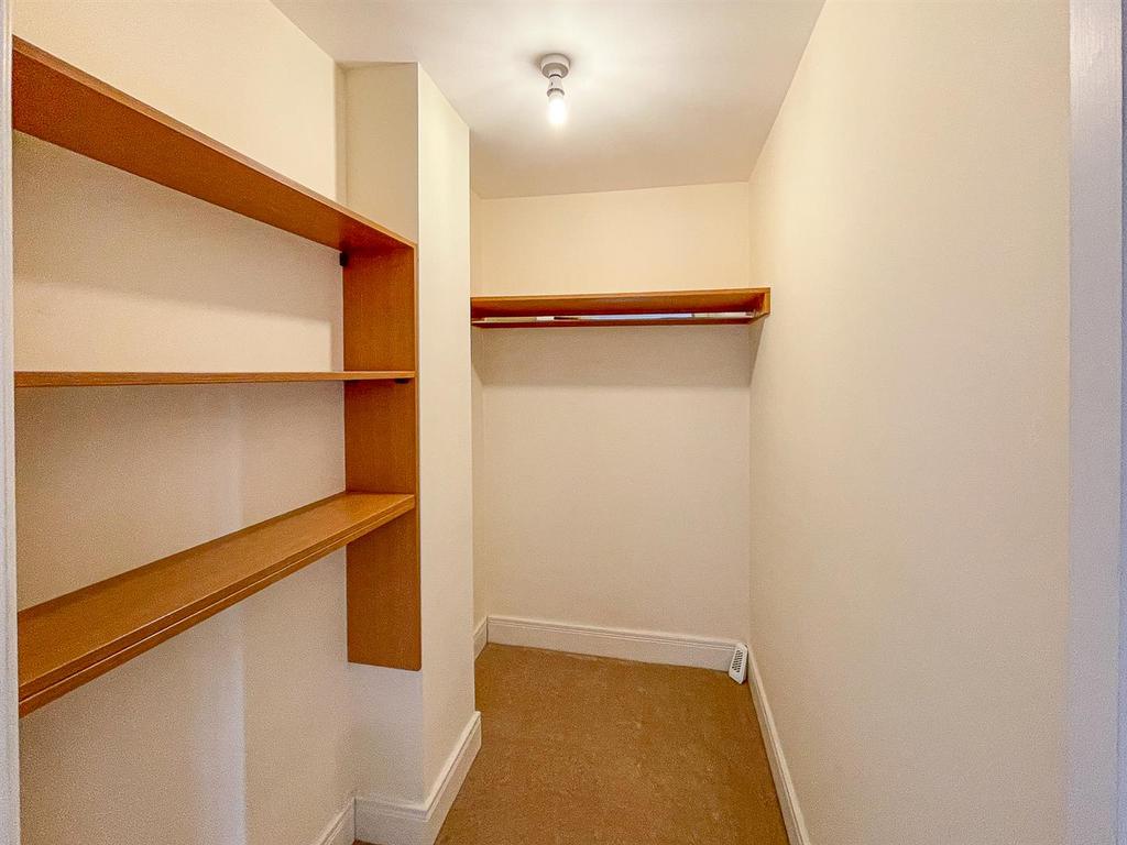 Walk in wardrobe