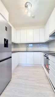 3 bedroom apartment to rent, London NW11
