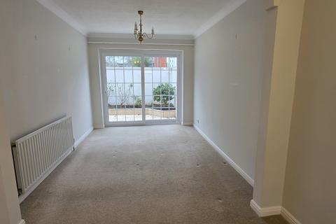 3 bedroom terraced house to rent, Henbury Close, Torquay TQ1