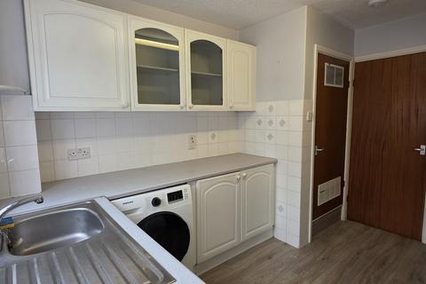 3 bedroom terraced house to rent, Henbury Close, Torquay TQ1