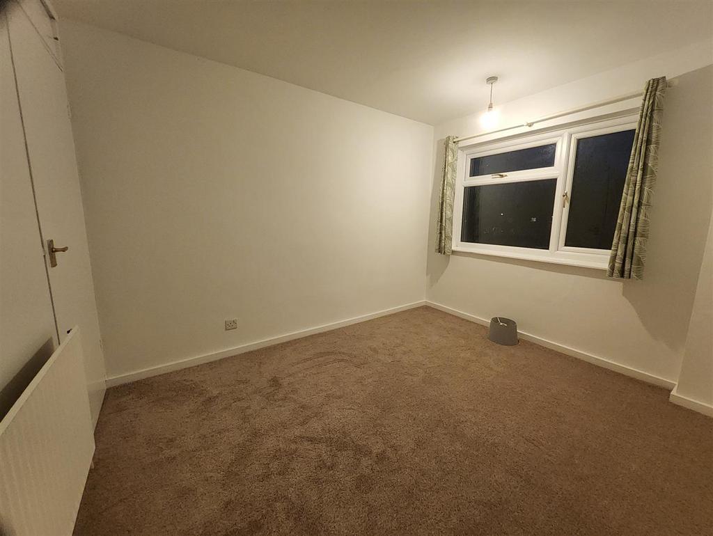 Bedroom 1.jpg
